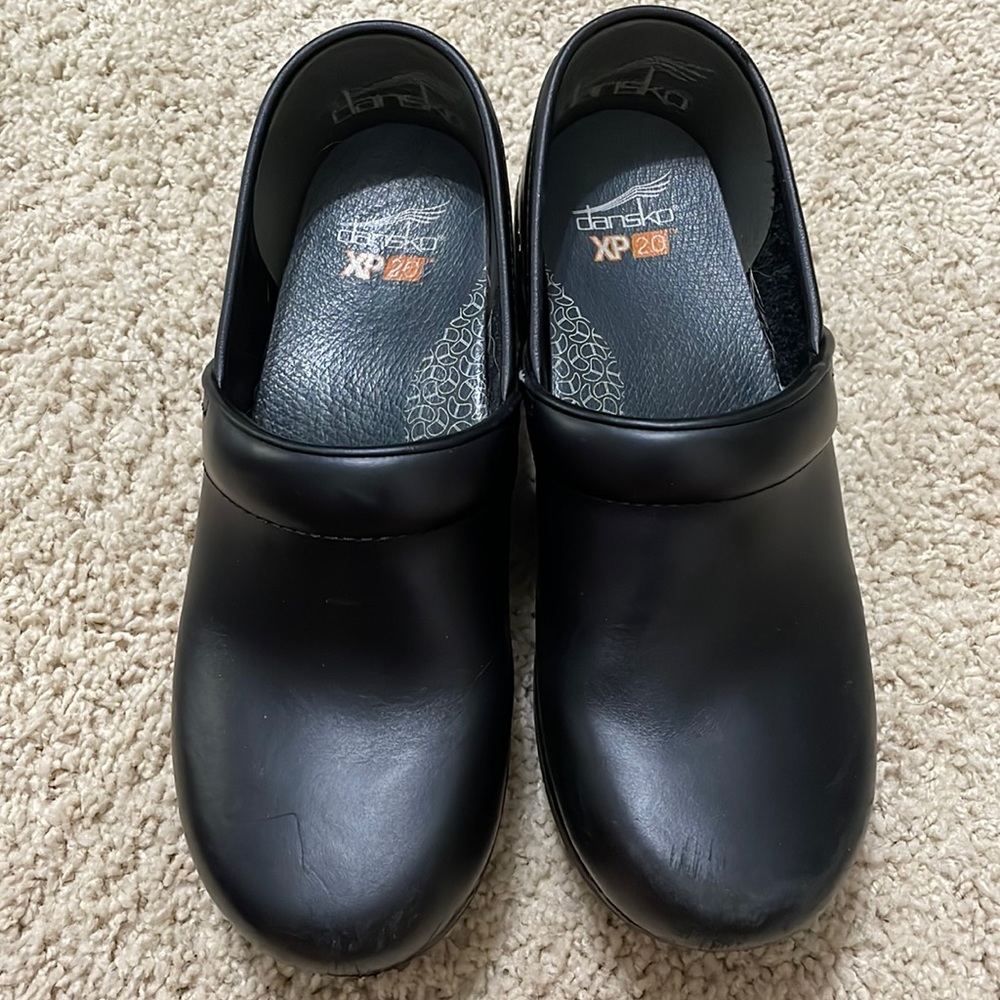 Dansko Women's XP 2.0 Clogs- Black
